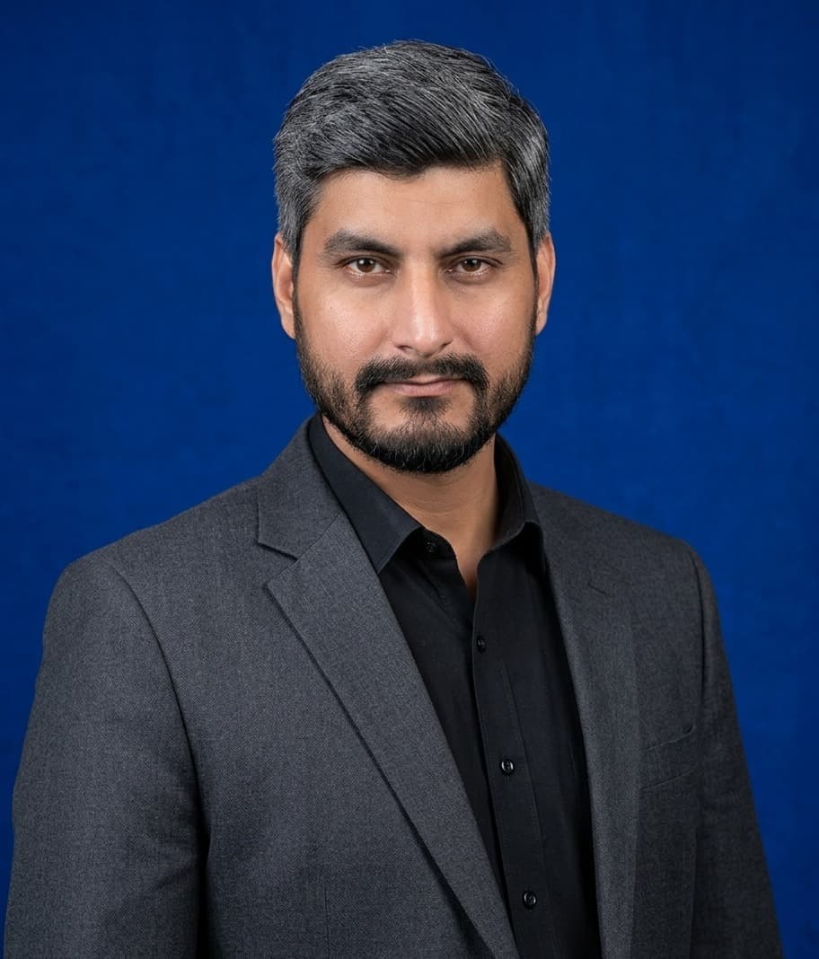 Portrait of the CEO and Co-Founder of Abid Tour & Travels